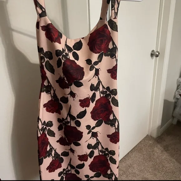 Pretty Little Thing Nude Rose Print Sleeveless Square Neck Bodycon Dress - Picture 3 of 3